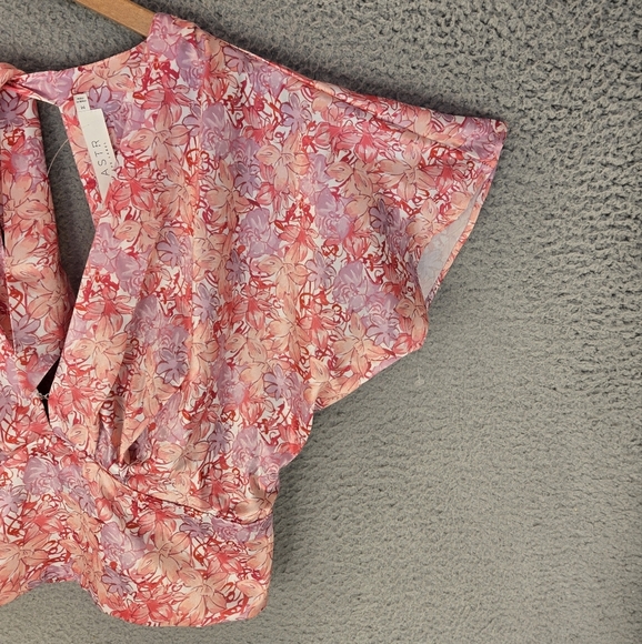 Astr The Label Womens Crop Top Sz M Tie Back Rich Satin All Over Pink Floral - Picture 3 of 10